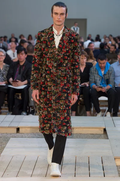 Look 33